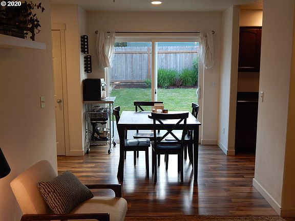 5th image of 611 Joann Dr NE