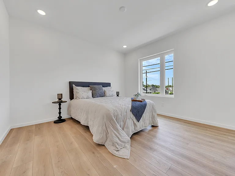 1602 N Central St — Photo 13