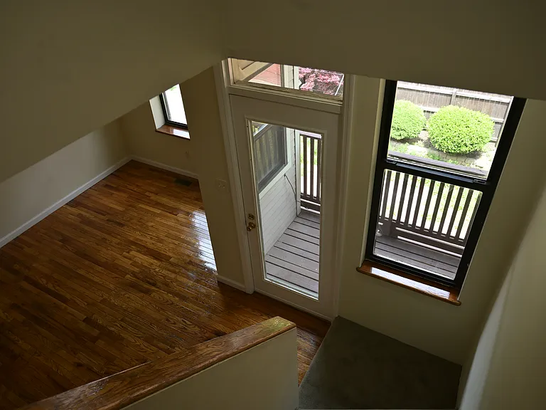 805 Russell Blvd — Photo 11
