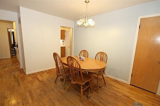 3rd image of 1021 Highland Dr