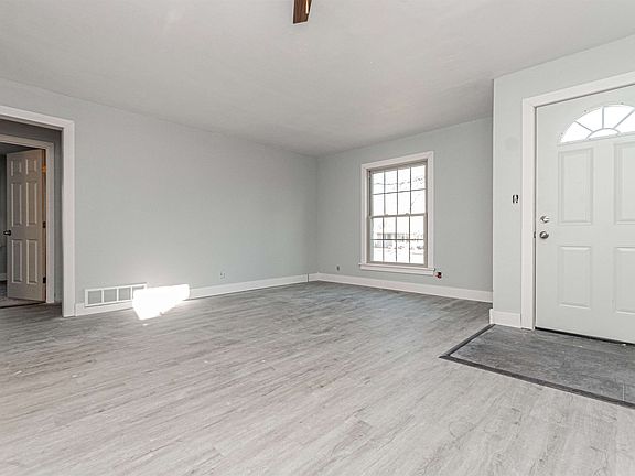 3rd image of 523 W Pine St