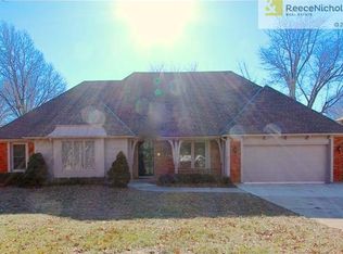 12616 Oakmont Dr, Kansas City, MO 64145