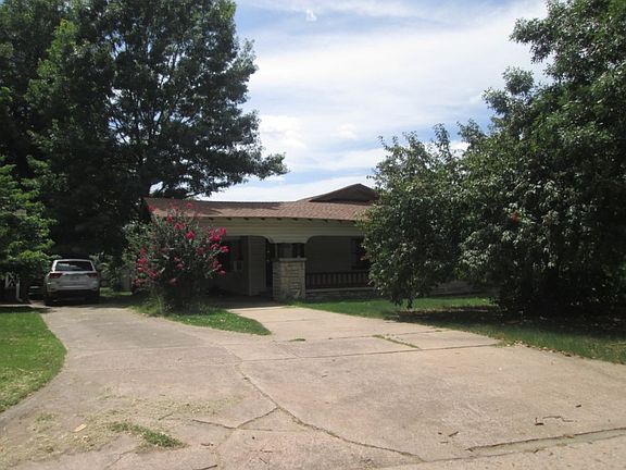 3rd image of 1236 S Indianapolis Ave