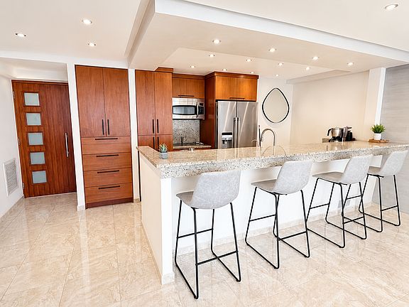 3rd image of 1477 Ashford Avenue Torre Del Mnr #1603