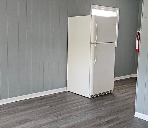 4th image of 210 Martin Ave #1