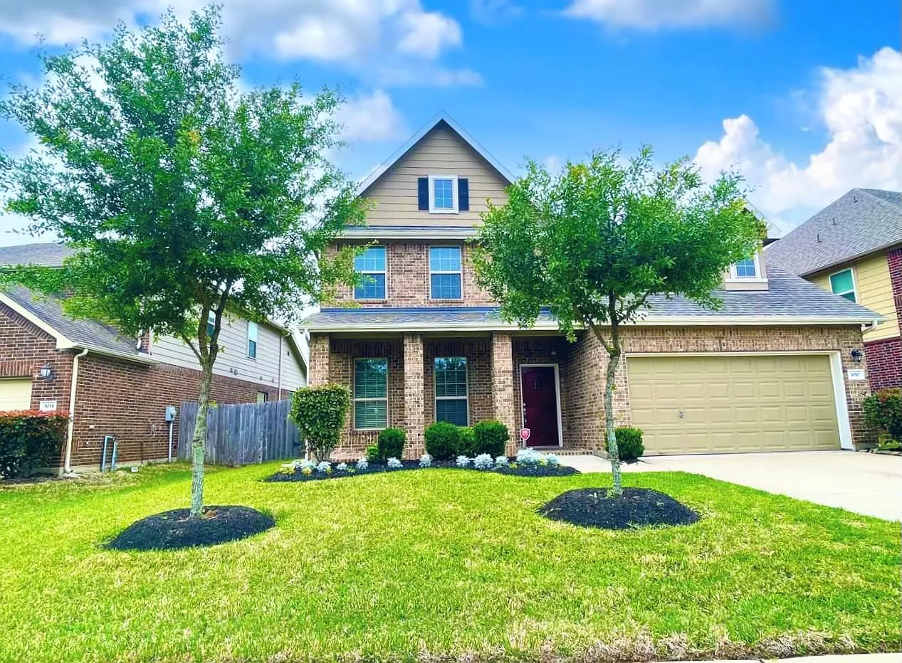 5 bed, 3.5 bath, 3076 sqft, $2,900 — Photo 1