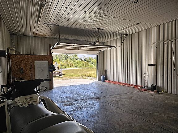2nd image of 750 County Road 2550 N