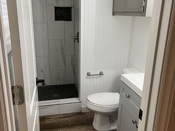 4th image of 128 Laura St