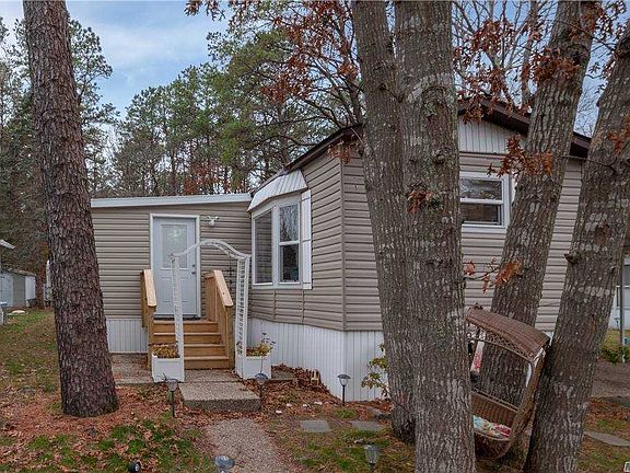2nd image of 525/194 Riverleigh Ave