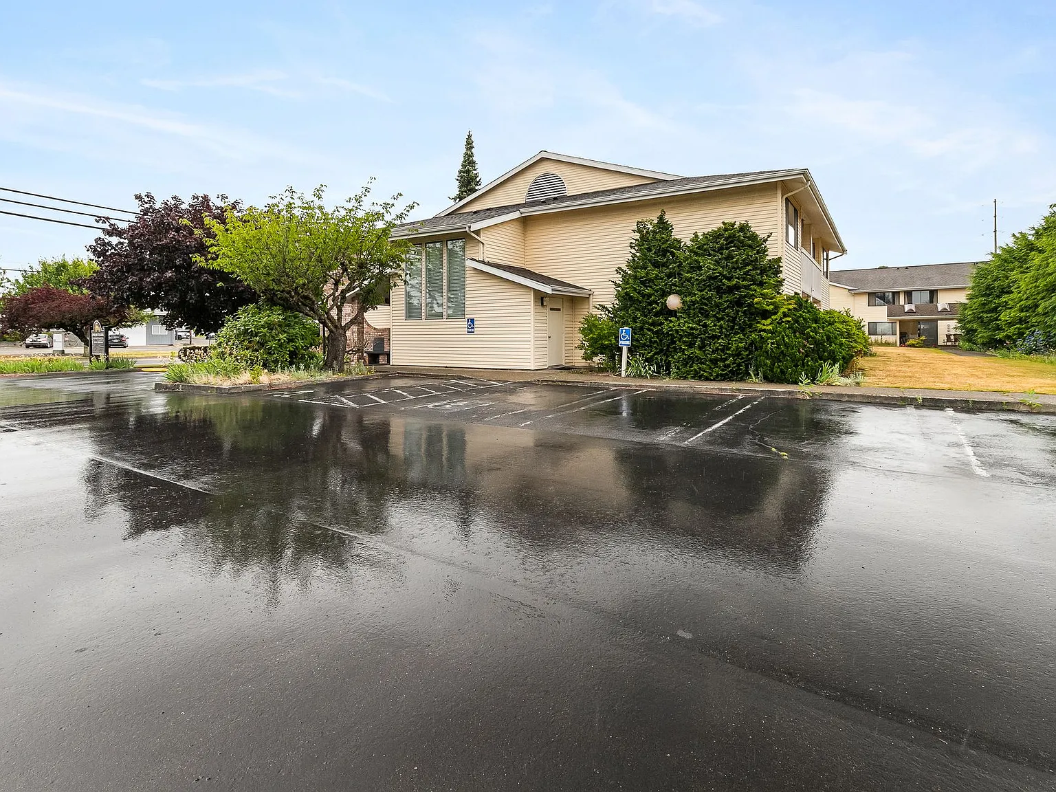 Heart of Downtown Lynden - Heritage Apartments — Photo 3