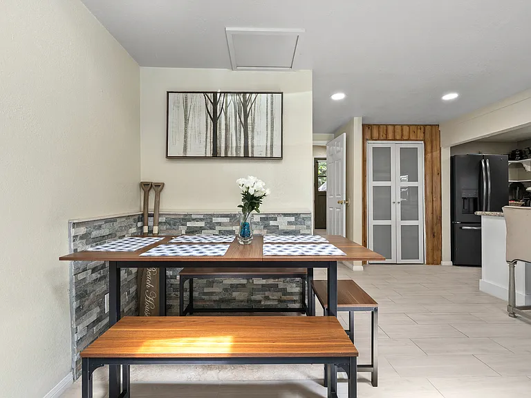 20276 Sycamore Dr — Photo 21