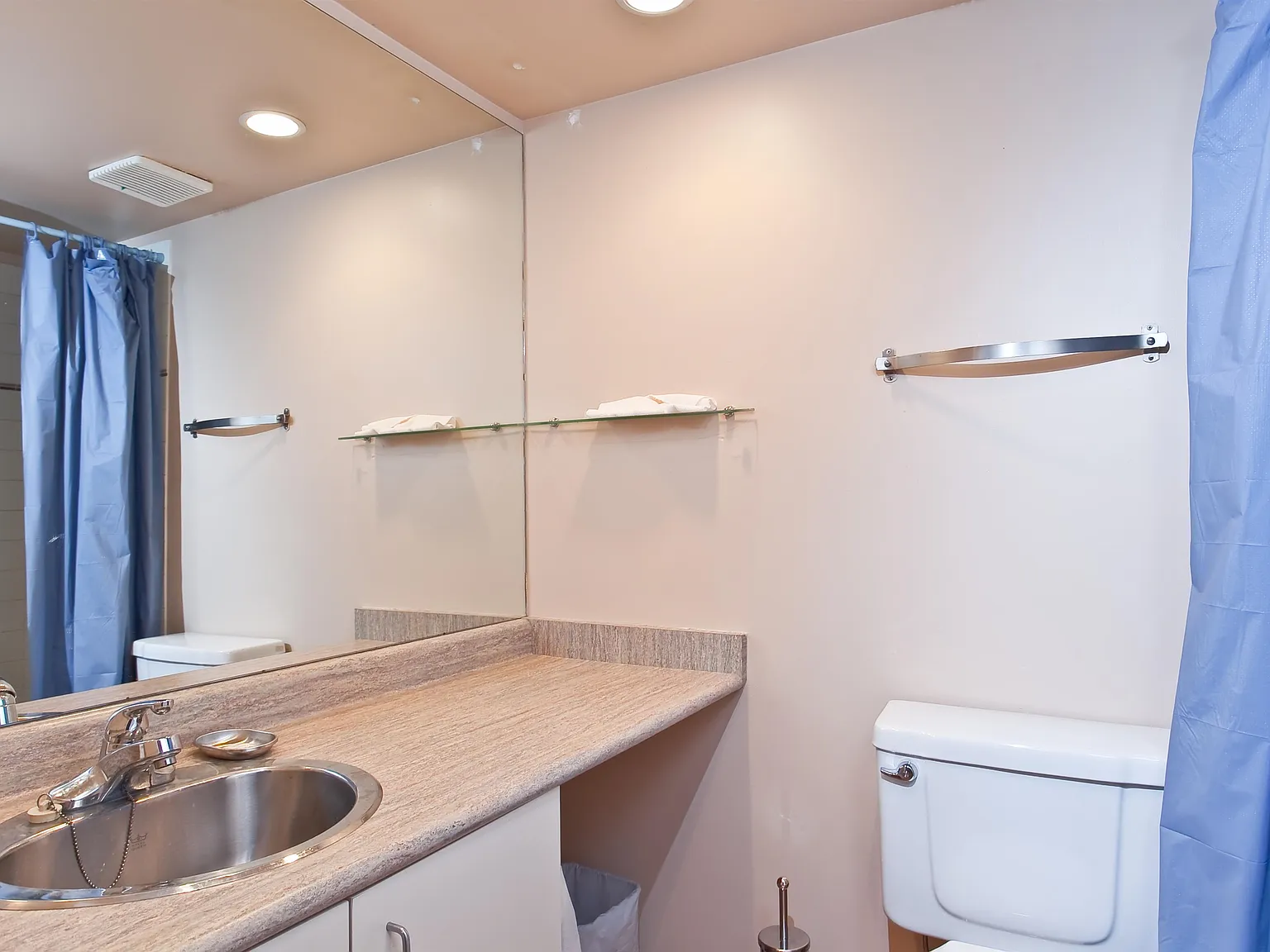 Studio, 411 sqft, $2,450 — Photo 3