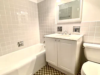 Rented by R New York