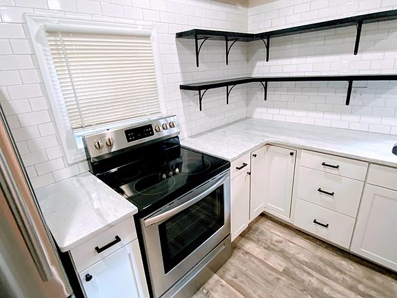 5th image of 252 Belvedere St APT B