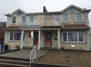 12015 196th St, Saint Albans, NY 11412