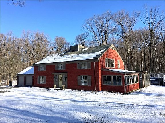 2nd image of 731 Maple Dr