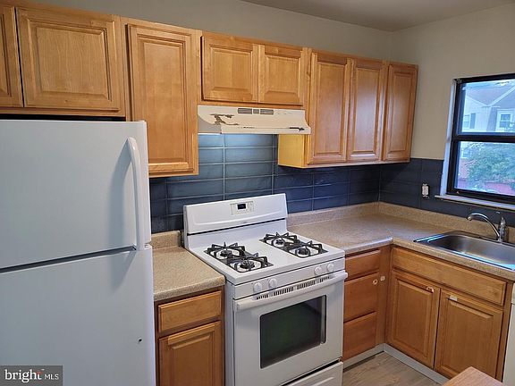 5th image of 9340 Jamison Ave #A