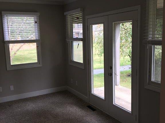 4th image of 5870 Berkshire Ct