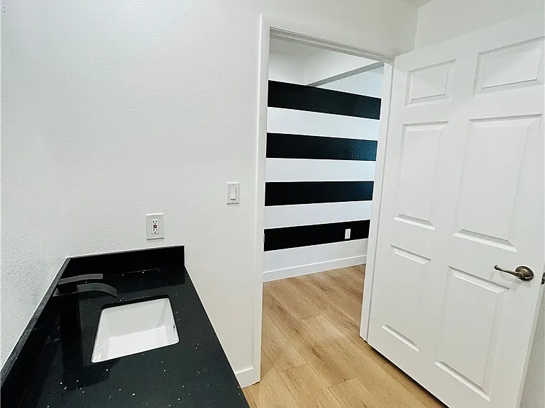 1418 S 3rd St — Photo 10