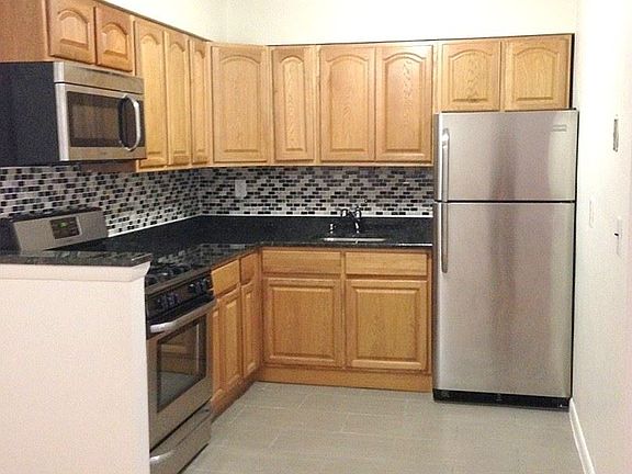 2nd image of 226 Lincoln Ave APT 21