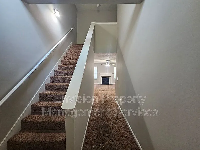 Building Photo - 1556 Arbor Place Dr