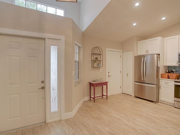 4th image of 7934 Coral Pointe Drive