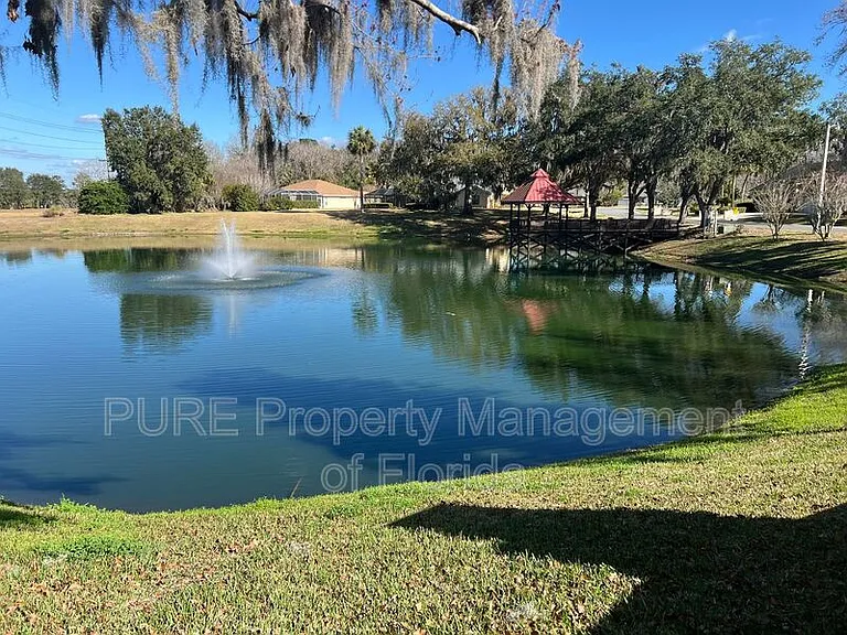 1035 SW 33rd Pl — Photo 42