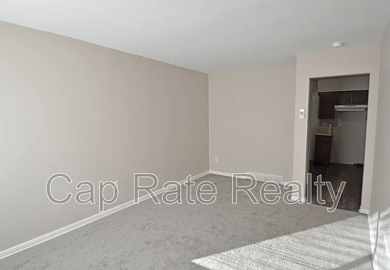 393 Barnett Rd — Photo 2