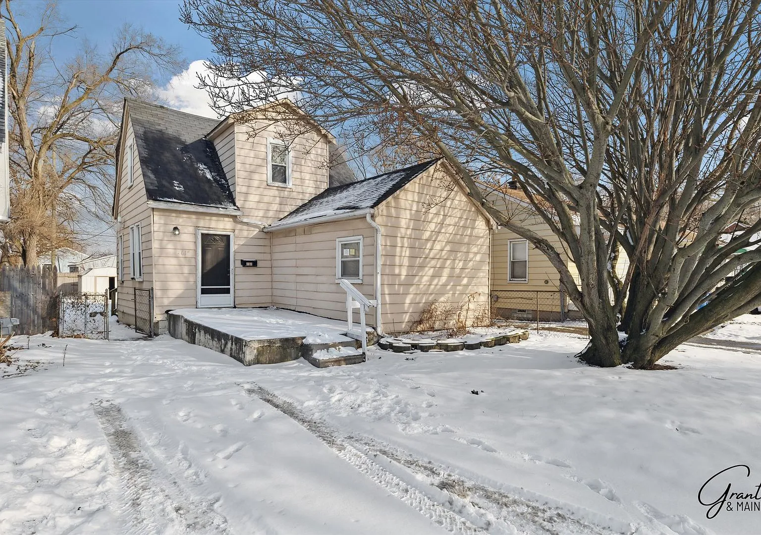 $1125 2 bed 1 bath is Warren — Photo 1