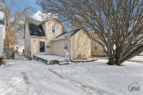 2615 Emmons Ave Photo 1