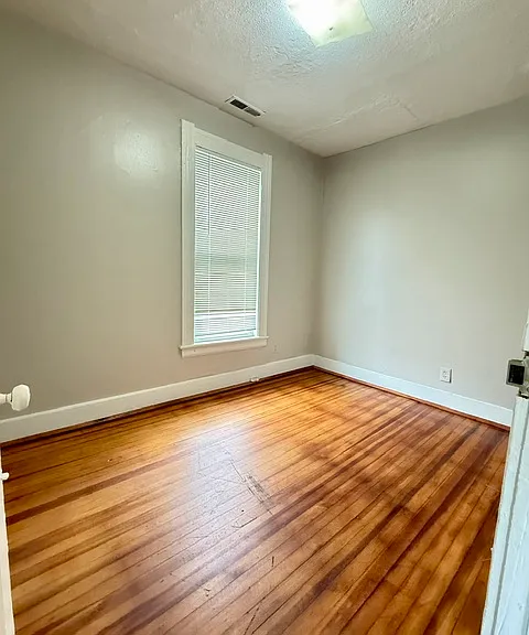 384 Gregory St — Photo 10