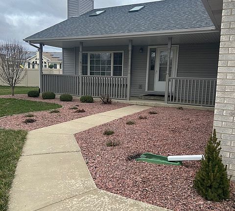 FRONT OF HOUSE
