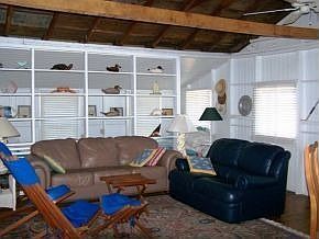 3rd image of 1014 Bay Ave