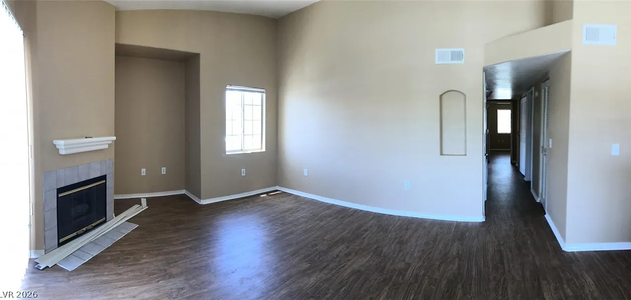 3 bed, 2.0 bath, 1140 sqft, $1,350 — Photo 3