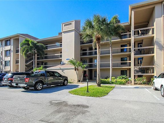 4th image of 4680 NE Sandpebble Trce APT 303