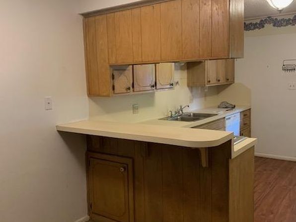 2100 Austin St APT 18, Bay City, TX 77414