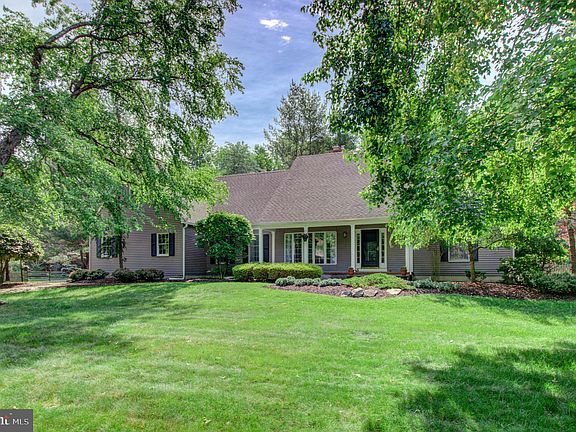 3rd image of 26 Birchwood Ct
