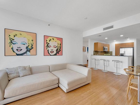 3rd image of 1060 Brickell Ave APT 3507