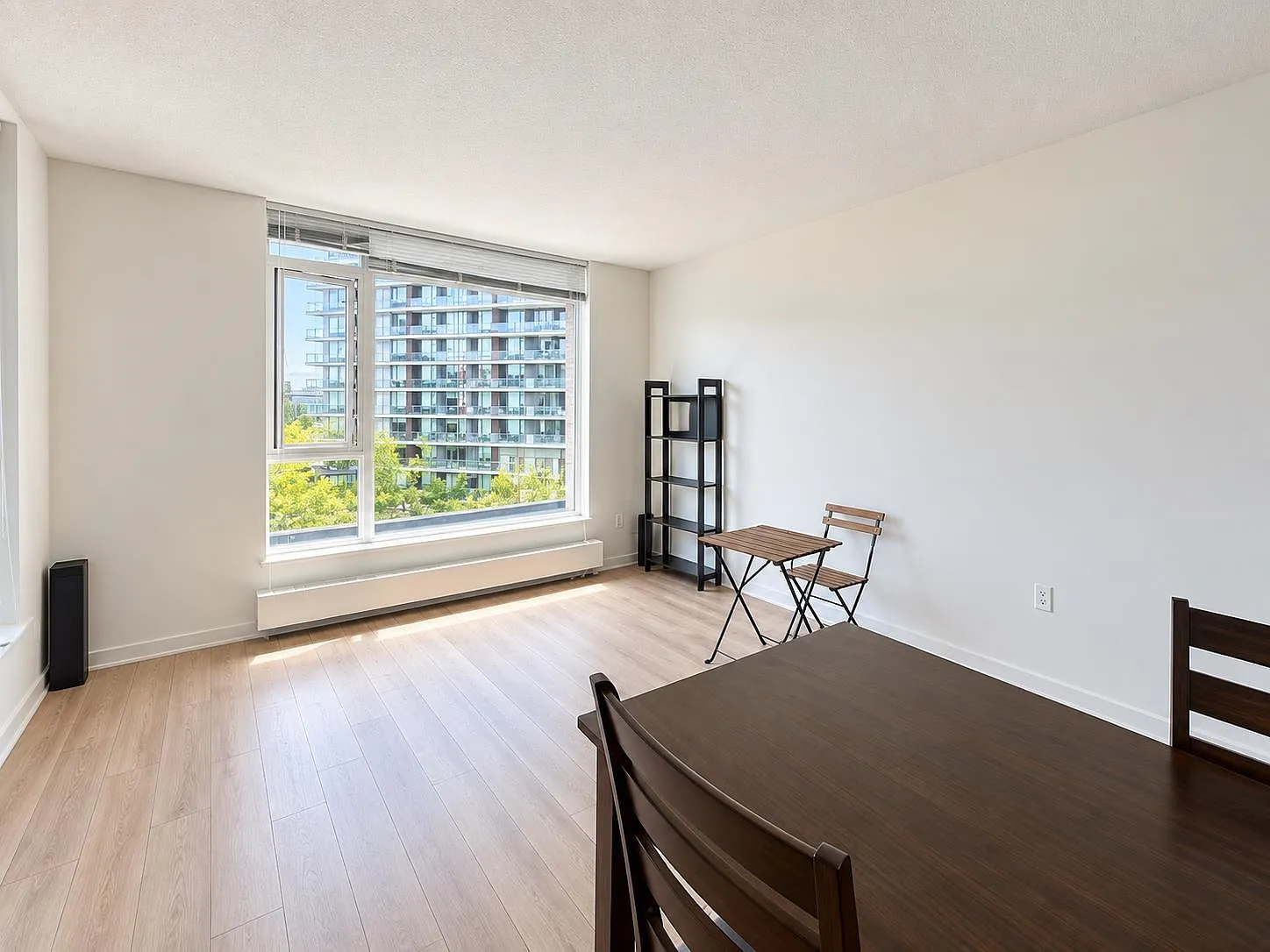 1 bed, 584 sqft, $1,200 — Photo 2