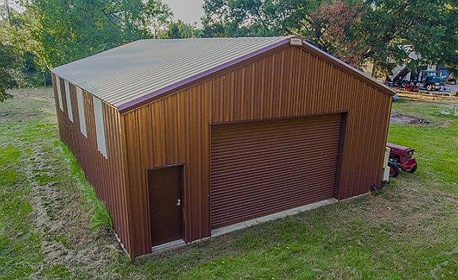 1st image of 403 Lake Ln