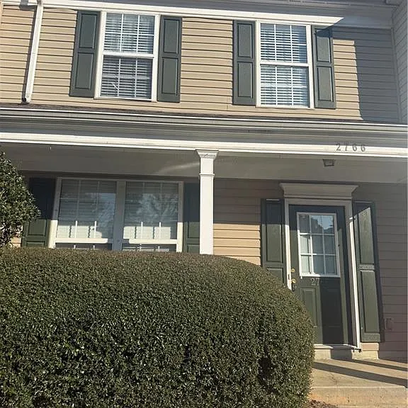 2766 Terrell Trace Dr — Photo 2