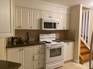 3197 Oakview Rd, Mississauga, ON L5N7N9