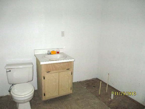 5th image of 420 Van Buren St