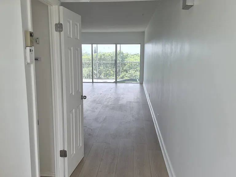 3050 N Palm Aire Dr #702 — Photo 13
