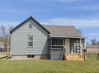 815 E Wisconsin St, Russell, KS 67665