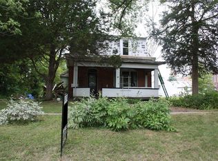 91 3rd St W, Riverside, IA 52327