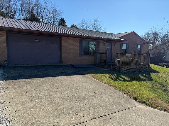 2nd image of 1217 Oak Hill Rd