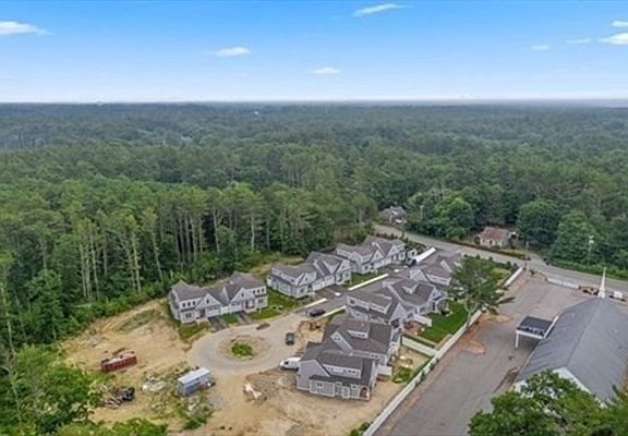 3rd image of 17 Twin Pines Ln #17