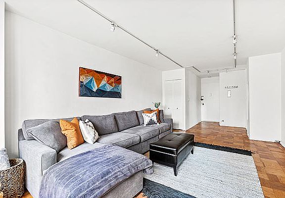 2nd image of 220 E 57th St APT 9J
