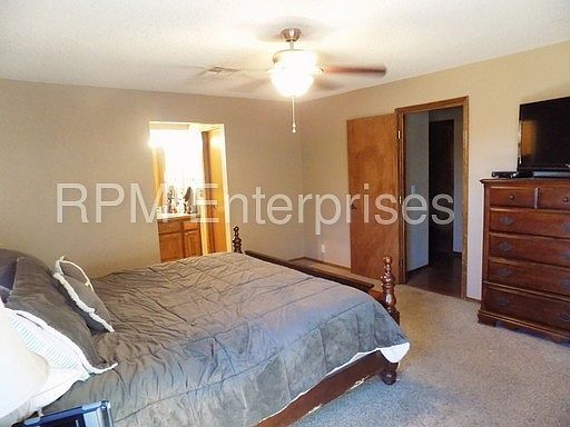 4th image of 1724 Greenway Ave